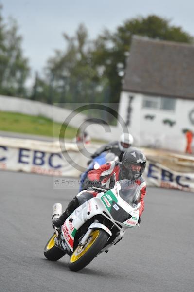 Mallory park Leicestershire;Mallory park photographs;Motorcycle action photographs;event digital images;eventdigitalimages;mallory park;no limits trackday;peter wileman photography;trackday;trackday digital images;trackday photos
