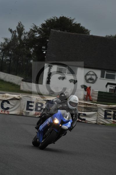 Mallory park Leicestershire;Mallory park photographs;Motorcycle action photographs;event digital images;eventdigitalimages;mallory park;no limits trackday;peter wileman photography;trackday;trackday digital images;trackday photos