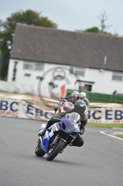 Mallory park Leicestershire;Mallory park photographs;Motorcycle action photographs;event digital images;eventdigitalimages;mallory park;no limits trackday;peter wileman photography;trackday;trackday digital images;trackday photos