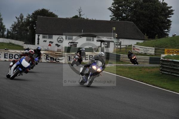 Mallory park Leicestershire;Mallory park photographs;Motorcycle action photographs;event digital images;eventdigitalimages;mallory park;no limits trackday;peter wileman photography;trackday;trackday digital images;trackday photos