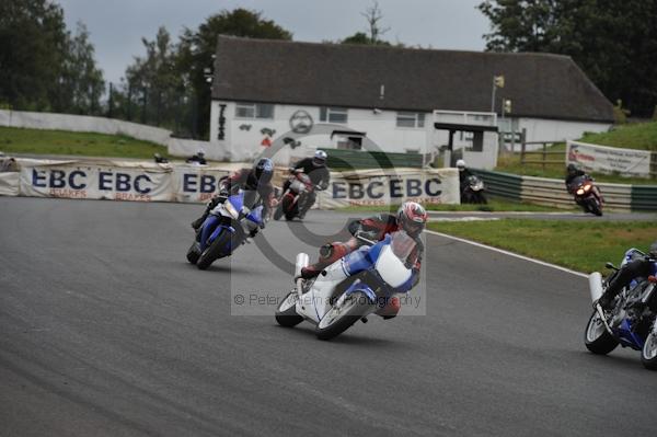 Mallory park Leicestershire;Mallory park photographs;Motorcycle action photographs;event digital images;eventdigitalimages;mallory park;no limits trackday;peter wileman photography;trackday;trackday digital images;trackday photos