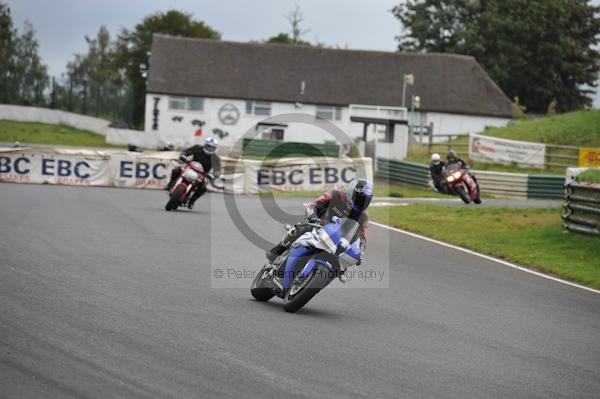 Mallory park Leicestershire;Mallory park photographs;Motorcycle action photographs;event digital images;eventdigitalimages;mallory park;no limits trackday;peter wileman photography;trackday;trackday digital images;trackday photos