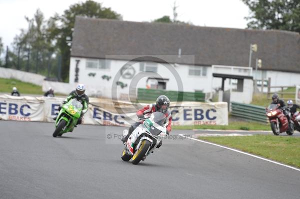 Mallory park Leicestershire;Mallory park photographs;Motorcycle action photographs;event digital images;eventdigitalimages;mallory park;no limits trackday;peter wileman photography;trackday;trackday digital images;trackday photos