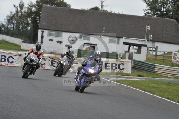 Mallory park Leicestershire;Mallory park photographs;Motorcycle action photographs;event digital images;eventdigitalimages;mallory park;no limits trackday;peter wileman photography;trackday;trackday digital images;trackday photos