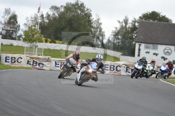 Mallory park Leicestershire;Mallory park photographs;Motorcycle action photographs;event digital images;eventdigitalimages;mallory park;no limits trackday;peter wileman photography;trackday;trackday digital images;trackday photos