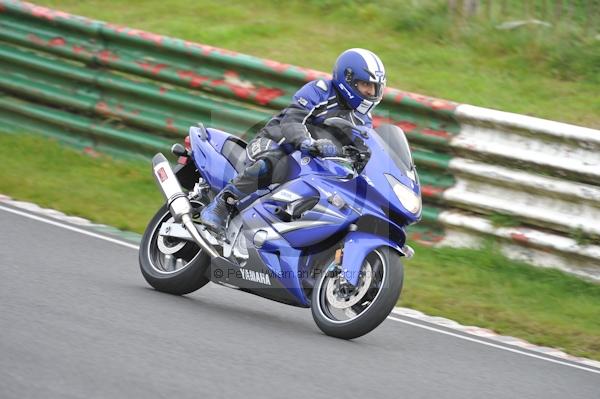 Mallory park Leicestershire;Mallory park photographs;Motorcycle action photographs;event digital images;eventdigitalimages;mallory park;no limits trackday;peter wileman photography;trackday;trackday digital images;trackday photos