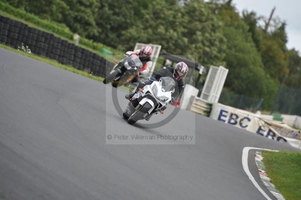 Mallory park Leicestershire;Mallory park photographs;Motorcycle action photographs;event digital images;eventdigitalimages;mallory park;no limits trackday;peter wileman photography;trackday;trackday digital images;trackday photos