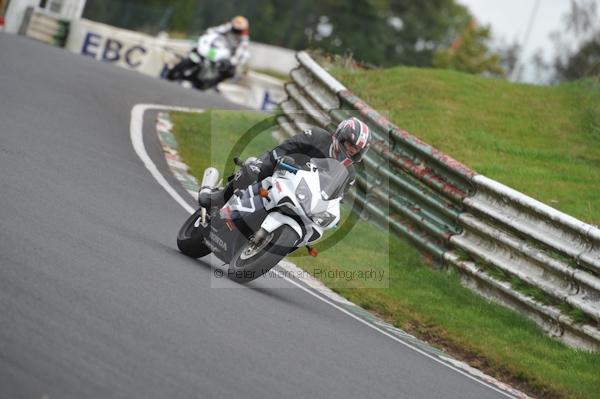 Mallory park Leicestershire;Mallory park photographs;Motorcycle action photographs;event digital images;eventdigitalimages;mallory park;no limits trackday;peter wileman photography;trackday;trackday digital images;trackday photos