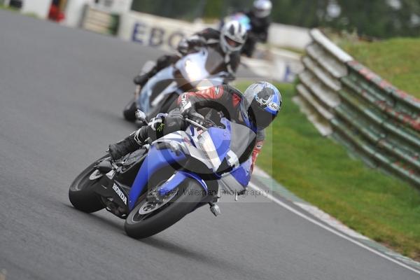 Mallory park Leicestershire;Mallory park photographs;Motorcycle action photographs;event digital images;eventdigitalimages;mallory park;no limits trackday;peter wileman photography;trackday;trackday digital images;trackday photos