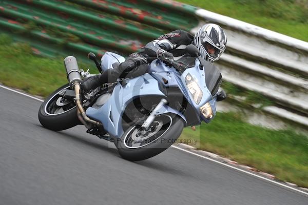 Mallory park Leicestershire;Mallory park photographs;Motorcycle action photographs;event digital images;eventdigitalimages;mallory park;no limits trackday;peter wileman photography;trackday;trackday digital images;trackday photos