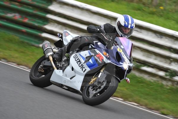 Mallory park Leicestershire;Mallory park photographs;Motorcycle action photographs;event digital images;eventdigitalimages;mallory park;no limits trackday;peter wileman photography;trackday;trackday digital images;trackday photos