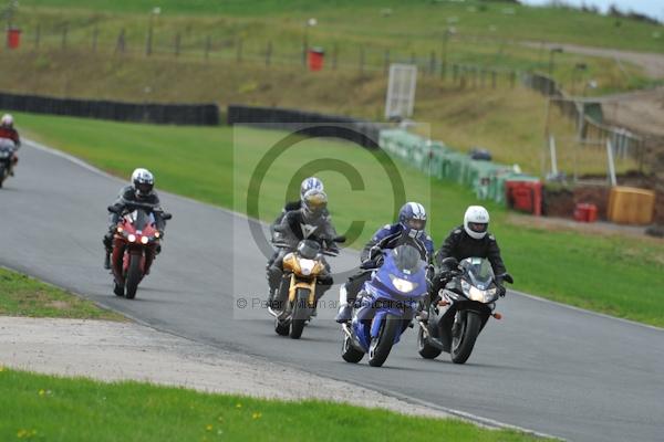 Mallory park Leicestershire;Mallory park photographs;Motorcycle action photographs;event digital images;eventdigitalimages;mallory park;no limits trackday;peter wileman photography;trackday;trackday digital images;trackday photos