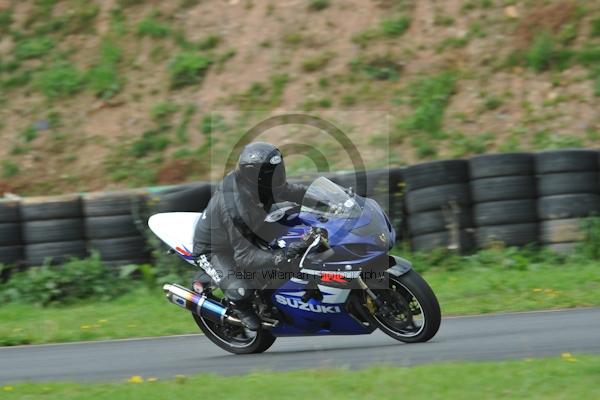 Mallory park Leicestershire;Mallory park photographs;Motorcycle action photographs;event digital images;eventdigitalimages;mallory park;no limits trackday;peter wileman photography;trackday;trackday digital images;trackday photos