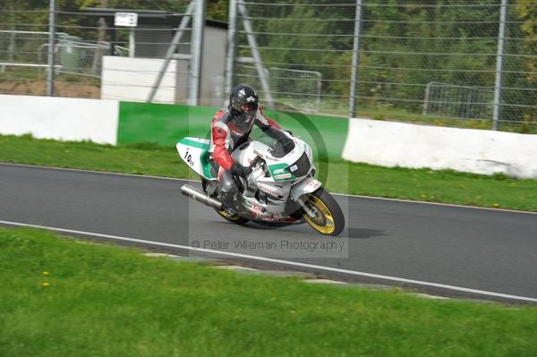 Mallory park Leicestershire;Mallory park photographs;Motorcycle action photographs;event digital images;eventdigitalimages;mallory park;no limits trackday;peter wileman photography;trackday;trackday digital images;trackday photos