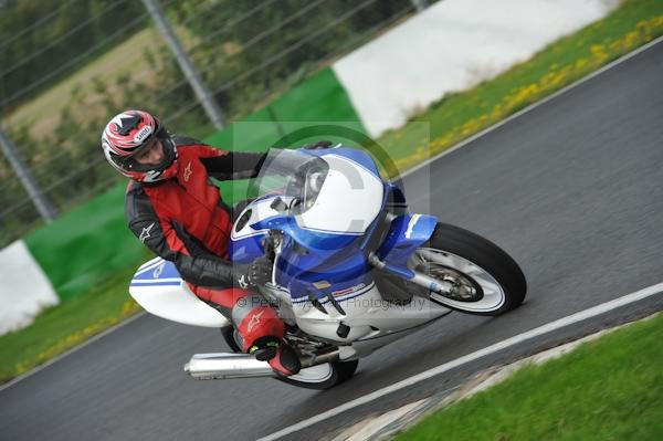 Mallory park Leicestershire;Mallory park photographs;Motorcycle action photographs;event digital images;eventdigitalimages;mallory park;no limits trackday;peter wileman photography;trackday;trackday digital images;trackday photos