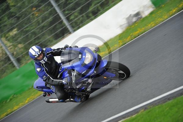 Mallory park Leicestershire;Mallory park photographs;Motorcycle action photographs;event digital images;eventdigitalimages;mallory park;no limits trackday;peter wileman photography;trackday;trackday digital images;trackday photos