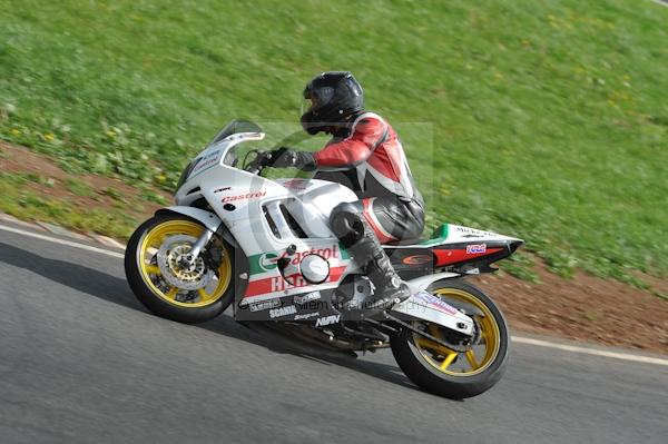 Mallory park Leicestershire;Mallory park photographs;Motorcycle action photographs;event digital images;eventdigitalimages;mallory park;no limits trackday;peter wileman photography;trackday;trackday digital images;trackday photos