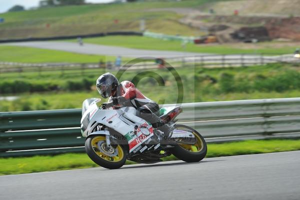 Mallory park Leicestershire;Mallory park photographs;Motorcycle action photographs;event digital images;eventdigitalimages;mallory park;no limits trackday;peter wileman photography;trackday;trackday digital images;trackday photos