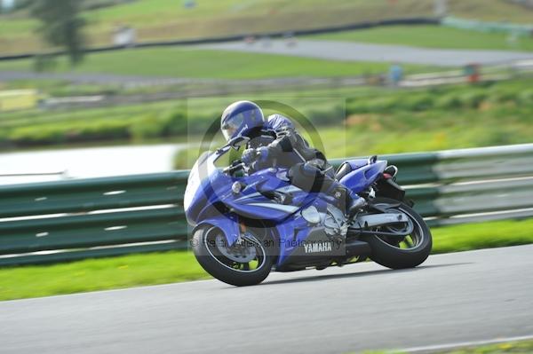 Mallory park Leicestershire;Mallory park photographs;Motorcycle action photographs;event digital images;eventdigitalimages;mallory park;no limits trackday;peter wileman photography;trackday;trackday digital images;trackday photos
