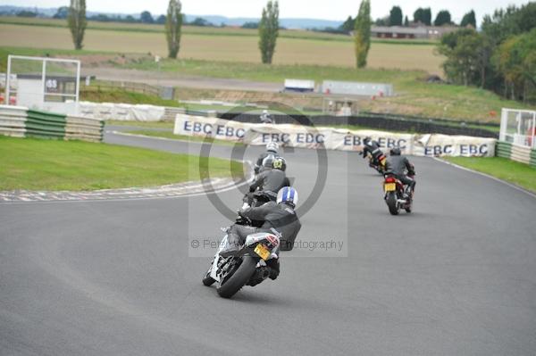 Mallory park Leicestershire;Mallory park photographs;Motorcycle action photographs;event digital images;eventdigitalimages;mallory park;no limits trackday;peter wileman photography;trackday;trackday digital images;trackday photos
