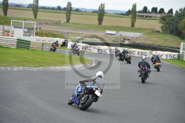 Mallory park Leicestershire;Mallory park photographs;Motorcycle action photographs;event digital images;eventdigitalimages;mallory park;no limits trackday;peter wileman photography;trackday;trackday digital images;trackday photos