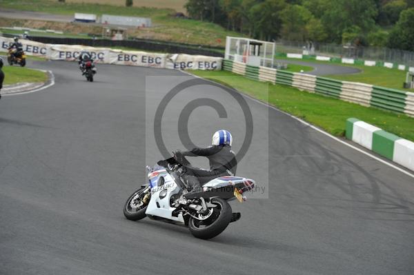 Mallory park Leicestershire;Mallory park photographs;Motorcycle action photographs;event digital images;eventdigitalimages;mallory park;no limits trackday;peter wileman photography;trackday;trackday digital images;trackday photos