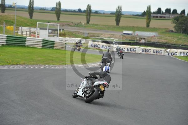 Mallory park Leicestershire;Mallory park photographs;Motorcycle action photographs;event digital images;eventdigitalimages;mallory park;no limits trackday;peter wileman photography;trackday;trackday digital images;trackday photos