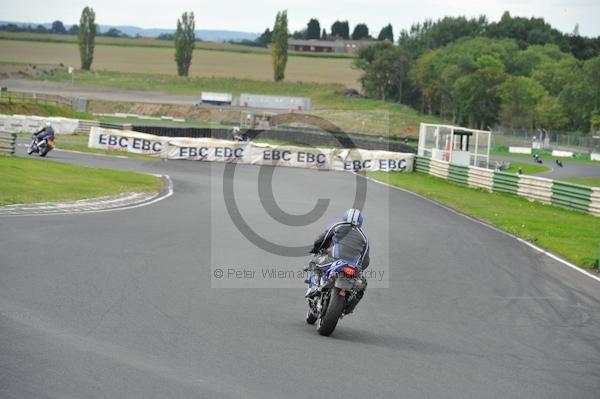 Mallory park Leicestershire;Mallory park photographs;Motorcycle action photographs;event digital images;eventdigitalimages;mallory park;no limits trackday;peter wileman photography;trackday;trackday digital images;trackday photos