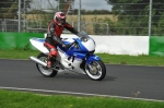 Mallory-park-Leicestershire;Mallory-park-photographs;Motorcycle-action-photographs;event-digital-images;eventdigitalimages;mallory-park;no-limits-trackday;peter-wileman-photography;trackday;trackday-digital-images;trackday-photos