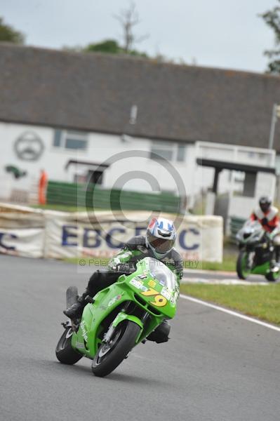 Mallory park Leicestershire;Mallory park photographs;Motorcycle action photographs;event digital images;eventdigitalimages;mallory park;no limits trackday;peter wileman photography;trackday;trackday digital images;trackday photos