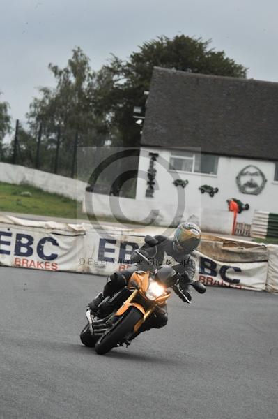 Mallory park Leicestershire;Mallory park photographs;Motorcycle action photographs;event digital images;eventdigitalimages;mallory park;no limits trackday;peter wileman photography;trackday;trackday digital images;trackday photos