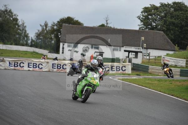 Mallory park Leicestershire;Mallory park photographs;Motorcycle action photographs;event digital images;eventdigitalimages;mallory park;no limits trackday;peter wileman photography;trackday;trackday digital images;trackday photos