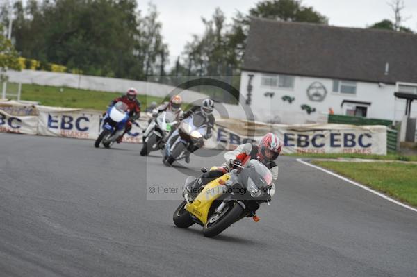Mallory park Leicestershire;Mallory park photographs;Motorcycle action photographs;event digital images;eventdigitalimages;mallory park;no limits trackday;peter wileman photography;trackday;trackday digital images;trackday photos