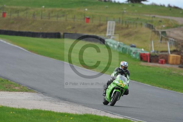Mallory park Leicestershire;Mallory park photographs;Motorcycle action photographs;event digital images;eventdigitalimages;mallory park;no limits trackday;peter wileman photography;trackday;trackday digital images;trackday photos