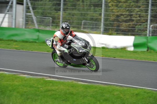 Mallory park Leicestershire;Mallory park photographs;Motorcycle action photographs;event digital images;eventdigitalimages;mallory park;no limits trackday;peter wileman photography;trackday;trackday digital images;trackday photos