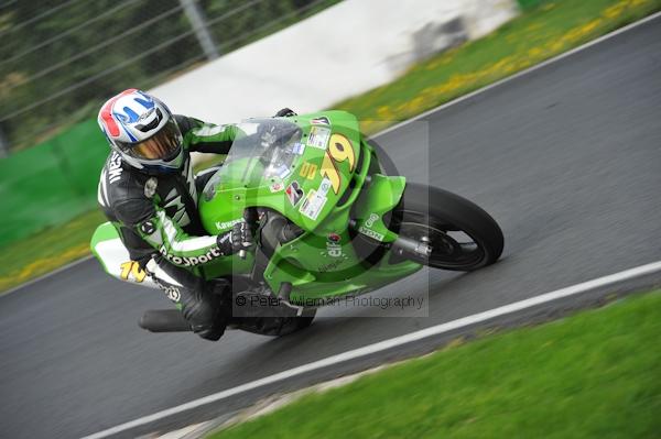 Mallory park Leicestershire;Mallory park photographs;Motorcycle action photographs;event digital images;eventdigitalimages;mallory park;no limits trackday;peter wileman photography;trackday;trackday digital images;trackday photos