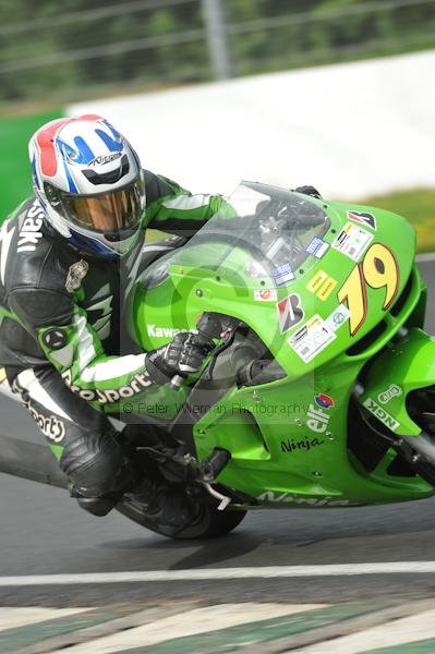Mallory park Leicestershire;Mallory park photographs;Motorcycle action photographs;event digital images;eventdigitalimages;mallory park;no limits trackday;peter wileman photography;trackday;trackday digital images;trackday photos
