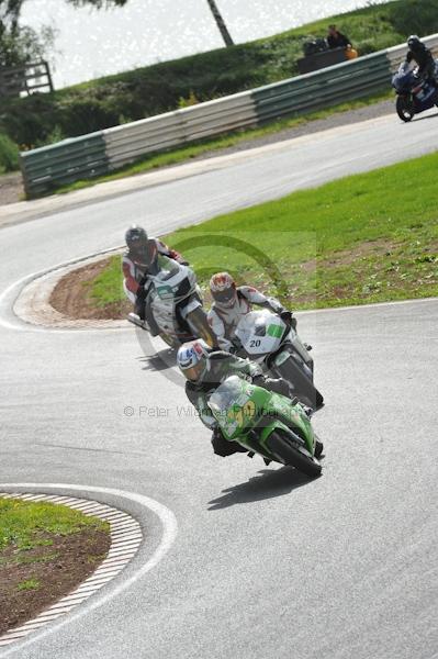 Mallory park Leicestershire;Mallory park photographs;Motorcycle action photographs;event digital images;eventdigitalimages;mallory park;no limits trackday;peter wileman photography;trackday;trackday digital images;trackday photos