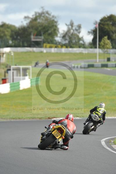 Mallory park Leicestershire;Mallory park photographs;Motorcycle action photographs;event digital images;eventdigitalimages;mallory park;no limits trackday;peter wileman photography;trackday;trackday digital images;trackday photos