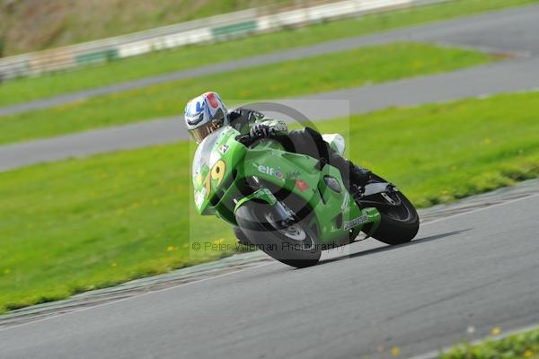 Mallory park Leicestershire;Mallory park photographs;Motorcycle action photographs;event digital images;eventdigitalimages;mallory park;no limits trackday;peter wileman photography;trackday;trackday digital images;trackday photos