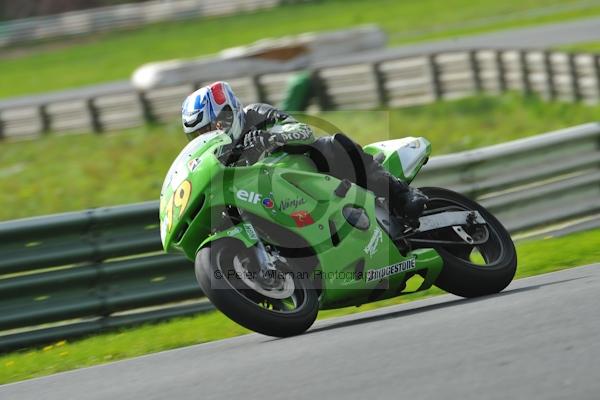 Mallory park Leicestershire;Mallory park photographs;Motorcycle action photographs;event digital images;eventdigitalimages;mallory park;no limits trackday;peter wileman photography;trackday;trackday digital images;trackday photos
