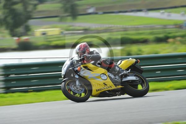 Mallory park Leicestershire;Mallory park photographs;Motorcycle action photographs;event digital images;eventdigitalimages;mallory park;no limits trackday;peter wileman photography;trackday;trackday digital images;trackday photos