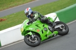 Mallory-park-Leicestershire;Mallory-park-photographs;Motorcycle-action-photographs;event-digital-images;eventdigitalimages;mallory-park;no-limits-trackday;peter-wileman-photography;trackday;trackday-digital-images;trackday-photos
