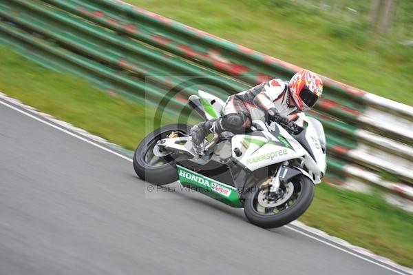 Mallory park Leicestershire;Mallory park photographs;Motorcycle action photographs;event digital images;eventdigitalimages;mallory park;no limits trackday;peter wileman photography;trackday;trackday digital images;trackday photos