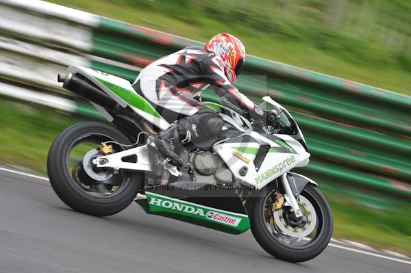 Mallory park Leicestershire;Mallory park photographs;Motorcycle action photographs;event digital images;eventdigitalimages;mallory park;no limits trackday;peter wileman photography;trackday;trackday digital images;trackday photos