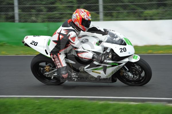 Mallory park Leicestershire;Mallory park photographs;Motorcycle action photographs;event digital images;eventdigitalimages;mallory park;no limits trackday;peter wileman photography;trackday;trackday digital images;trackday photos