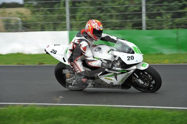 Mallory park Leicestershire;Mallory park photographs;Motorcycle action photographs;event digital images;eventdigitalimages;mallory park;no limits trackday;peter wileman photography;trackday;trackday digital images;trackday photos