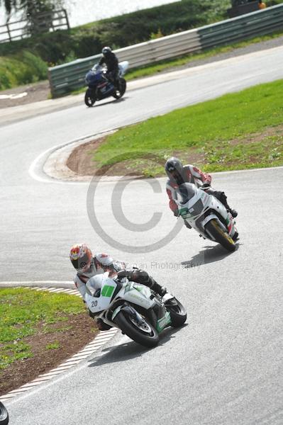 Mallory park Leicestershire;Mallory park photographs;Motorcycle action photographs;event digital images;eventdigitalimages;mallory park;no limits trackday;peter wileman photography;trackday;trackday digital images;trackday photos