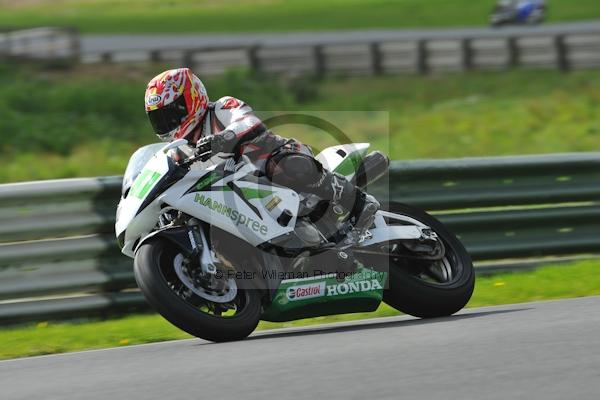 Mallory park Leicestershire;Mallory park photographs;Motorcycle action photographs;event digital images;eventdigitalimages;mallory park;no limits trackday;peter wileman photography;trackday;trackday digital images;trackday photos