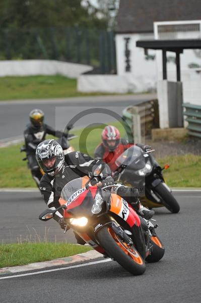 Mallory park Leicestershire;Mallory park photographs;Motorcycle action photographs;event digital images;eventdigitalimages;mallory park;no limits trackday;peter wileman photography;trackday;trackday digital images;trackday photos